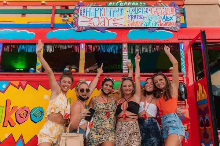 Kukoo Kunuku: Party Bus